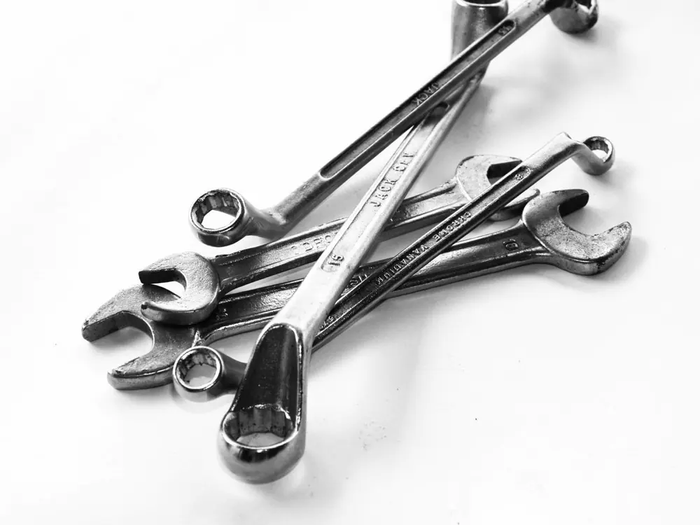 Hardware: Fixings, tools, general hardware